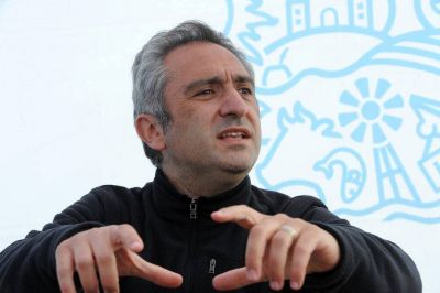 El Cuervo Larroque redobl� sus cr�ticas a Alberto Fern�ndez y dijo que Cristina Kirchner �encarna un reaseguro