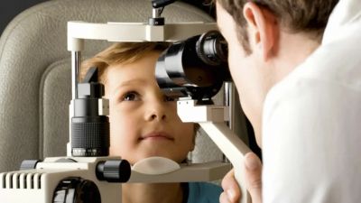 Advierten sobre oftalmólogos truchos en Mar del Plata