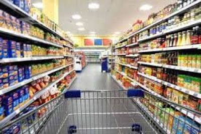Las alimenticias enviaron a los supermercados listas con subas de hasta el 25%