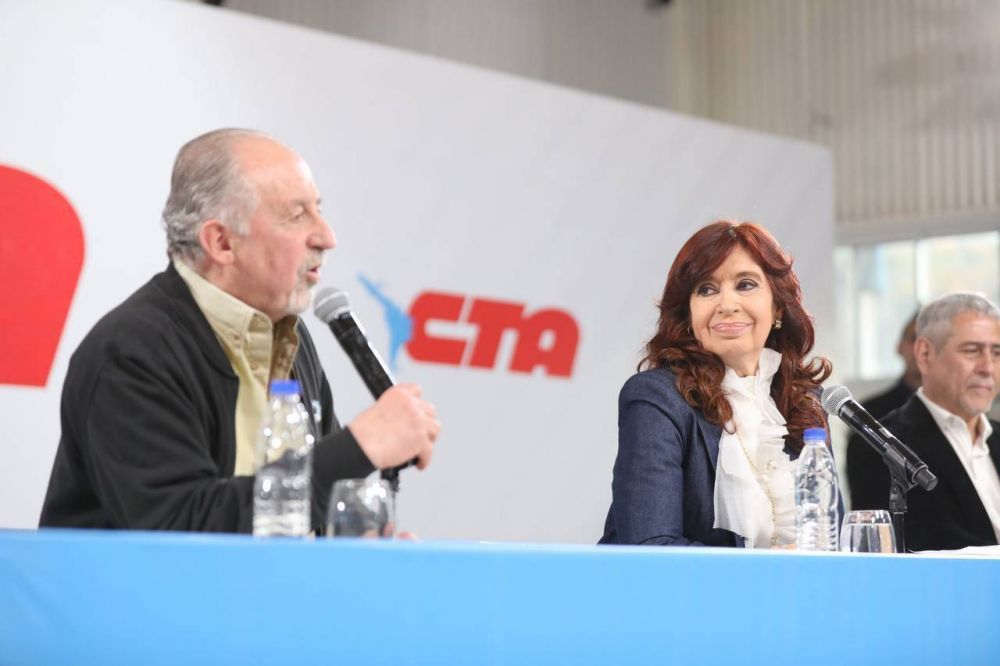 Para Yasky, �hay sectores que est�n jugando a que Alberto termine como Alfons�n adelantando elecciones�