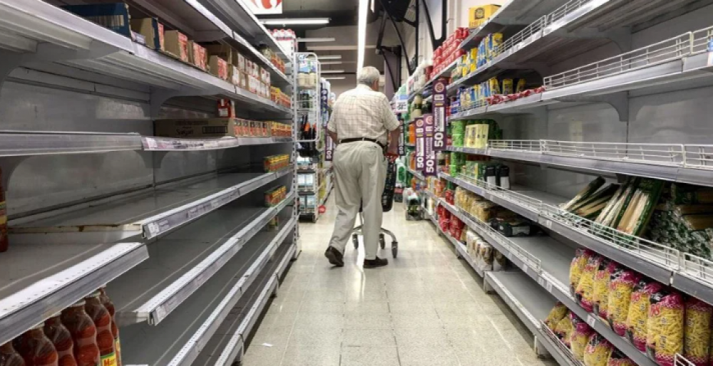 Alerta por desabastecimiento en supermercados: casi la mitad de las gndolas estn vacas
