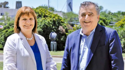 La oposici�n explot� por el super cepo al d�lar turista: 