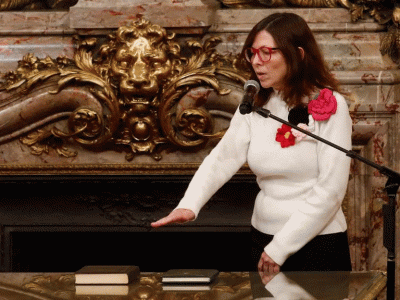 Ins�lita batalla de versiones internas, incertidumbre y d�lar: el Gobierno queda atado a la l�gica de CFK