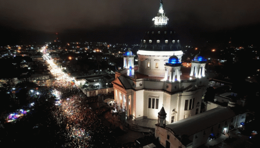 El gesto de miles de peregrinos que emocionó al Obispo de Corrientes