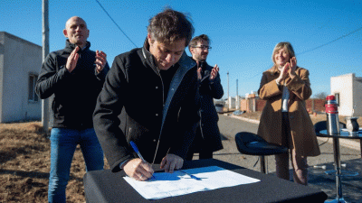 Con fuertes cr�ticas al gobierno porte�o, Kicillof lanz� 50 mil cr�ditos para la refacci�n y ampliaci�n de viviendas