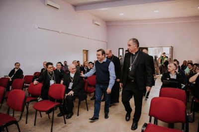 Herrera Ahuad particip� en la apertura del simposio �Teolog�a y Catequesis� en Puerto Iguaz�