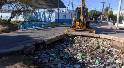 Córdoba: extraen 30 toneladas de basura en el Canal Maestro Norte