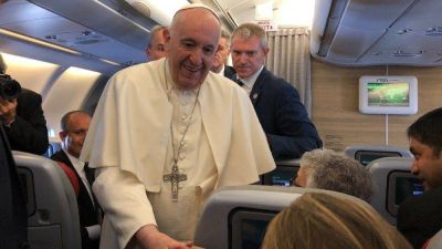 �ngelus en el vuelo. El Papa: los abuelos, nuestra historia