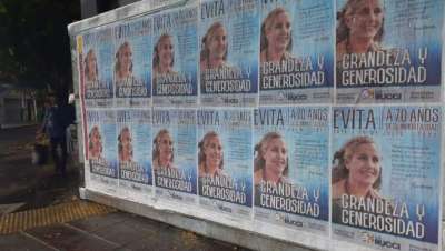 La Bancaria empapeló la ciudad para recordar a Evita y envió un mensaje indirecto al gobierno