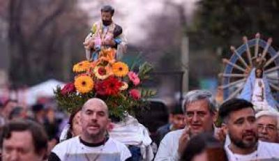 Novena preparatoria para la fiesta grande de San Cayetano en el santuario de Liniers