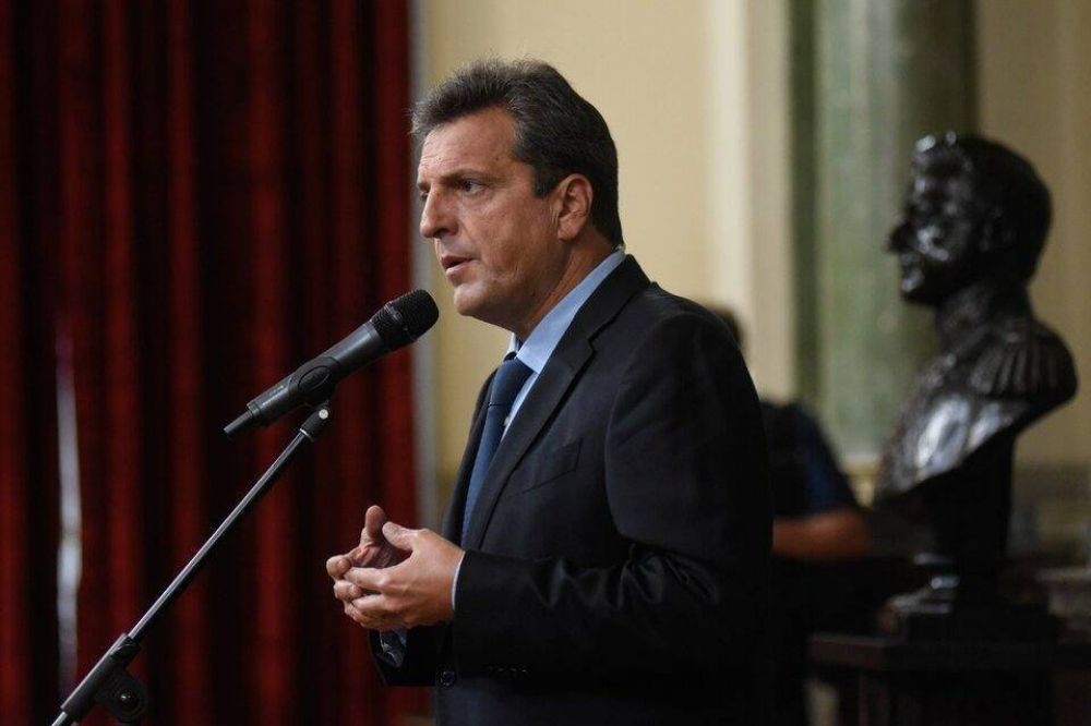Con M�ximo y Cristina Kirchner ya en Buenos Aires, la Rosada prepara la jura de Sergio Massa