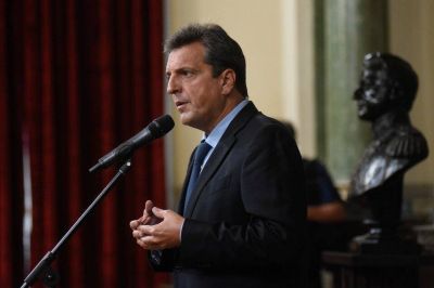Con M�ximo y Cristina Kirchner ya en Buenos Aires, la Rosada prepara la jura de Sergio Massa