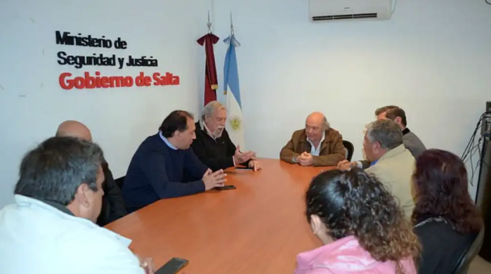 Las 62 Organizaciones Peronistas de Salta pactan con Abel Cornejo la corporativizacin de la seguridad ciudadana