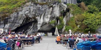 La fe mueve montaas: miles de personas en la peregrinacin a Lourdes de 2022
