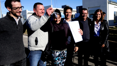 Kicillof continúa con la entrega de viviendas: se presentó en Benito Juárez