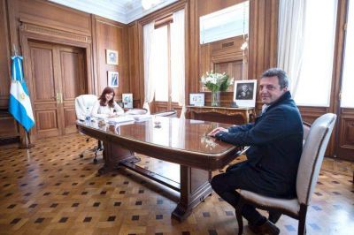 Expectante, el kirchnerismo se llam� a silencio luego del respaldo inicial a Massa