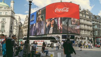 Coca-Cola EP triplica el beneficio por los bares y el turismo