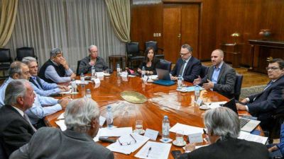 CGT y la UIA a la espera de precisiones del acuerdo de precios y salarios