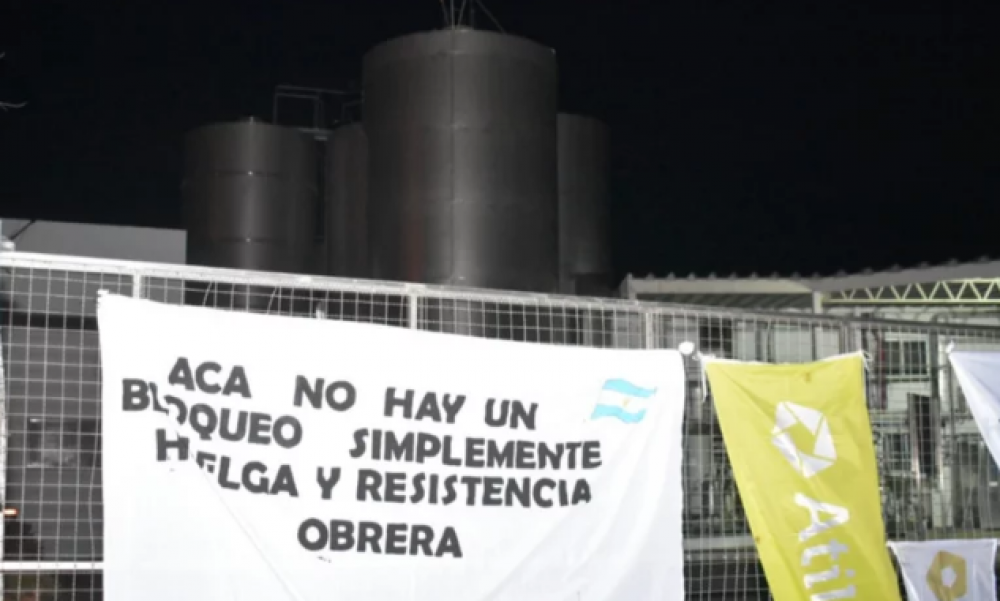 Trabajadores de Lcteos Vidal vuelven a desmentir que haya un bloqueo y alertan: La empresa se niega al dilogo y advirtieron que no se sentarn a negociar