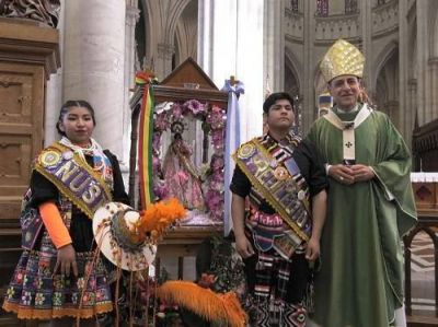 El arzobispo de La Plata en los festejos anuales de la comunidad boliviana