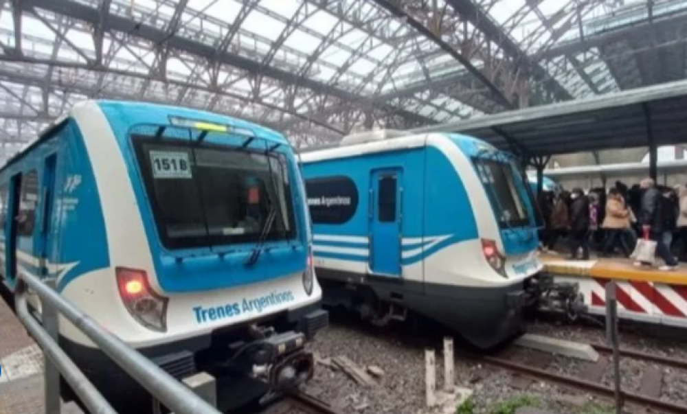 Tras el cese de tareas por la agresin al maquinista, los trenes de la lnea Roca reanudan funcionamiento este martes