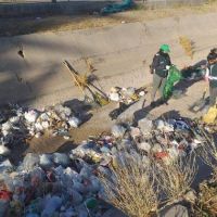 Canal Benavídez: Capital levantó 4 camionadas de basura en 5 cuadra