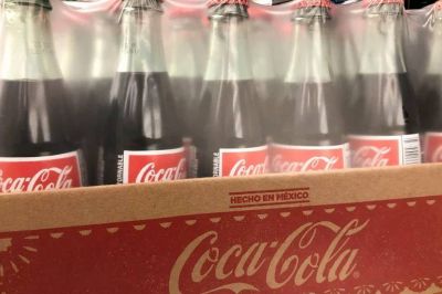 Nuevo golpe a los bolsillos de los mexicanos: Coca-Cola volverá aumentar los precios de sus bebidas