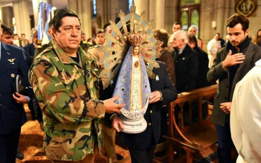 Mar del Plata recibi a la Virgen de Lujn que acompa a los soldados argentinos en la Guerra de Malvinas