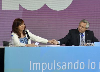 Alberto Fernández habló con Cristina Kirchner y ordenó salir a defenderla
