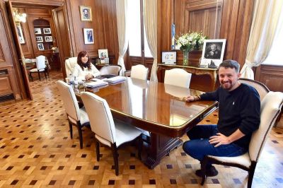 Cristina Kirchner recibi� a Pablo Iglesias en el Senado y le envi� un sugestivo mensaje a los medios: �Parece que la cosa viene global�
