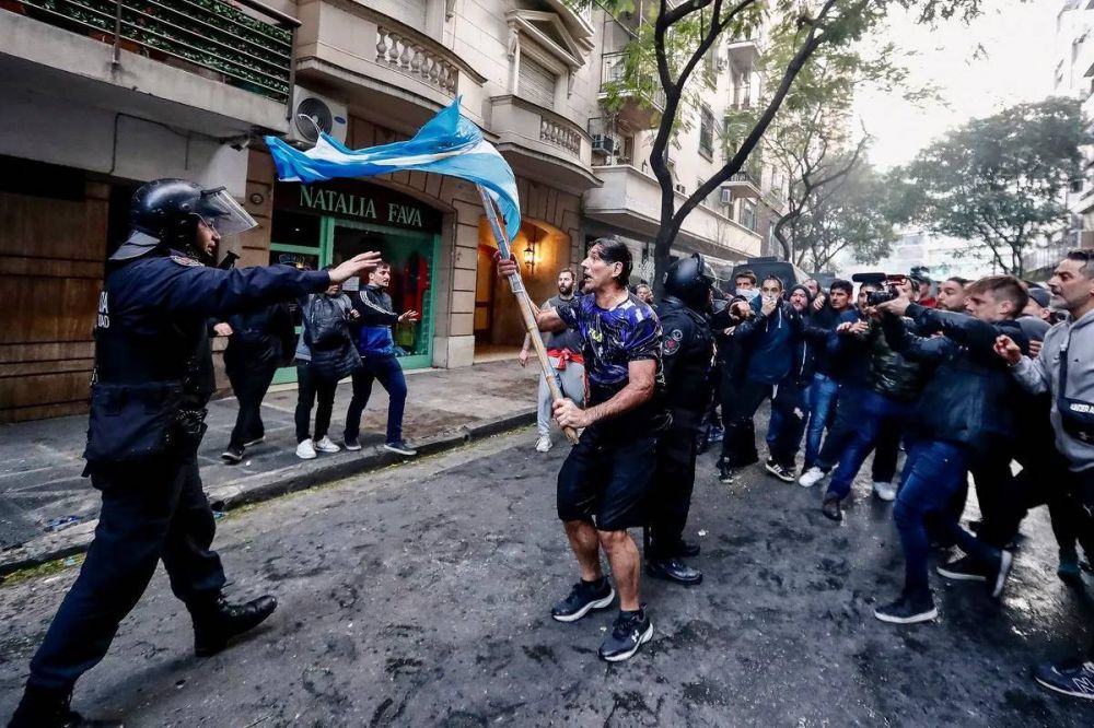 El repliegue policial en Recoleta derrib la ltima bandera opositora: mostrar unidad