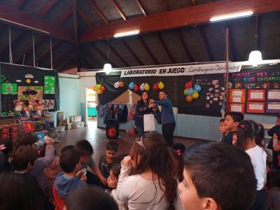 Santiago Gutiérrez participó del festejo del mes de las infancias del CEC 801 de Mar del Plata