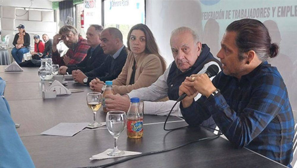 Peretta participó de un encuentro de dirigentes políticos y sindicales «contra el pobrismo» de cara al 2023