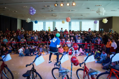 Mega festejo en UTHGRA junto a más de 1100 niños y niñas con shows, juegos y regalos