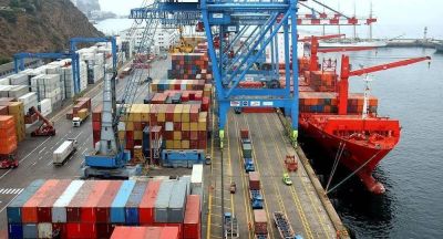 Massa resiste la devaluaci�n, pero cada vez m�s empresas ajustan al d�lar financiero