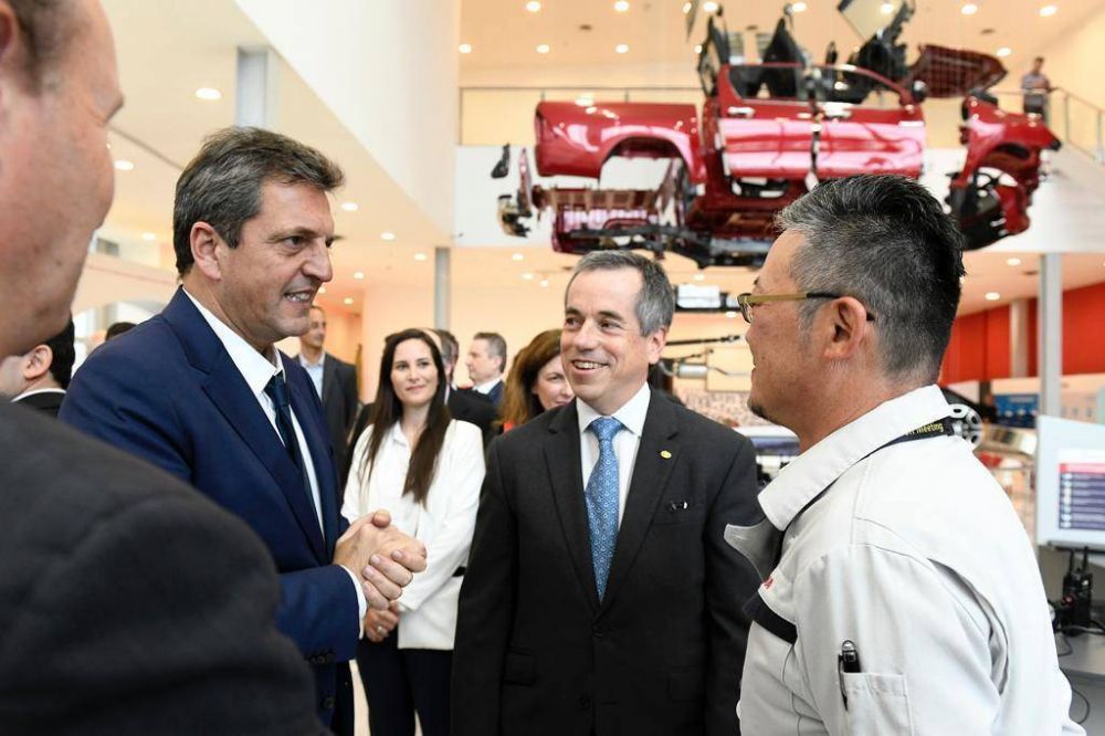 C�mo es el plan de Massa para captar los d�lares de la construcci�n, automotrices y electr�nicas