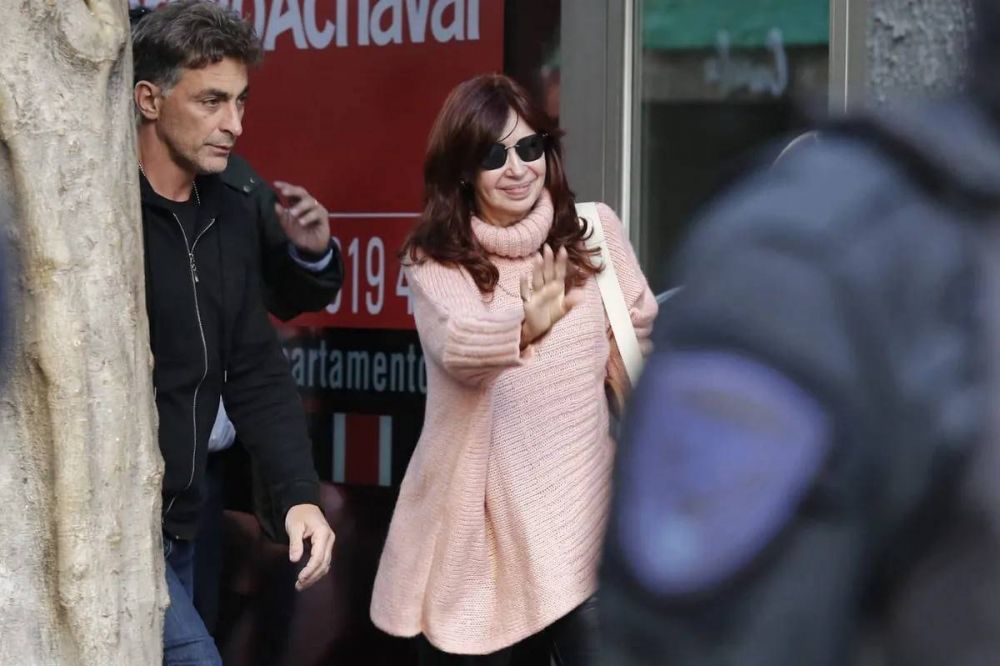 Cristina Kirchner dijo que no se dio cuenta de que el atacante le apunt� con un arma y gatill�