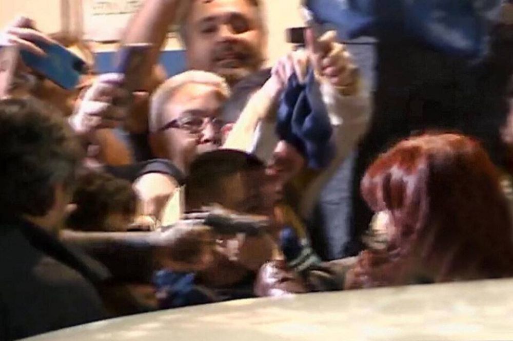 Atentado a Cristina Kirchner: Al borde de perder una prueba clave, �se borr� la informaci�n del celular de Fernando Sabag?