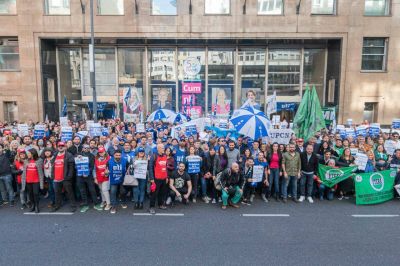 Todos los gremios del PAMI se manifestaron a lo largo del pa�s en defensa de la democracia