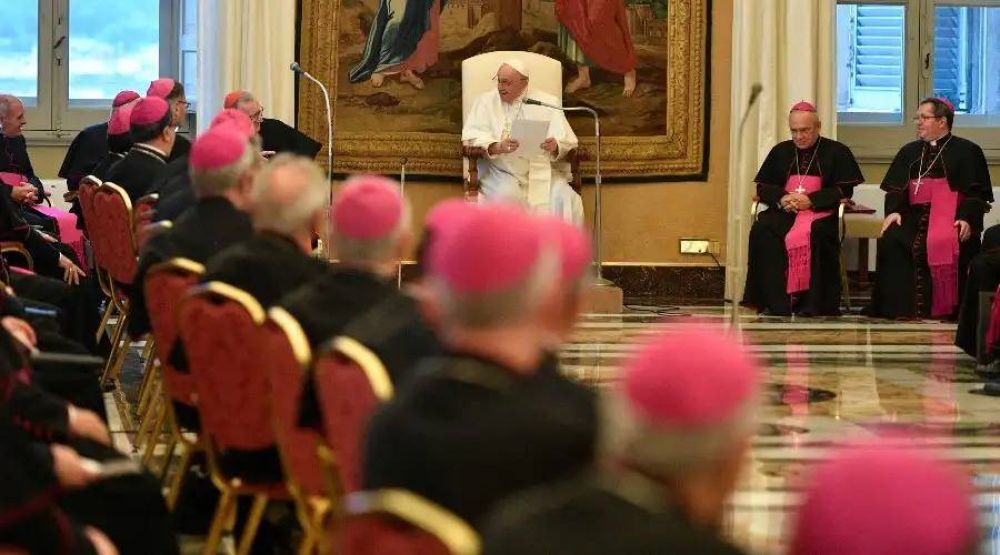 Papa Francisco agradece a Nuncios Apostólicos su labor ante las graves guerras del mundo