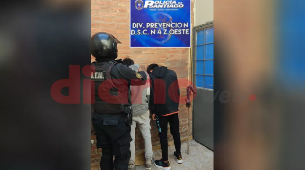 Los sorprendieron en el predio de Coca-Cola, sustrayendo cajones de gaseosa con una ca�a
