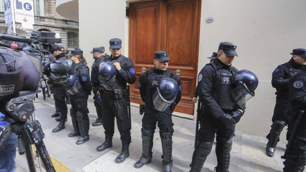 Amenazaron de muerte a Cristina Kirchner y la jueza Capuchetti mand a reforzar su custodia
