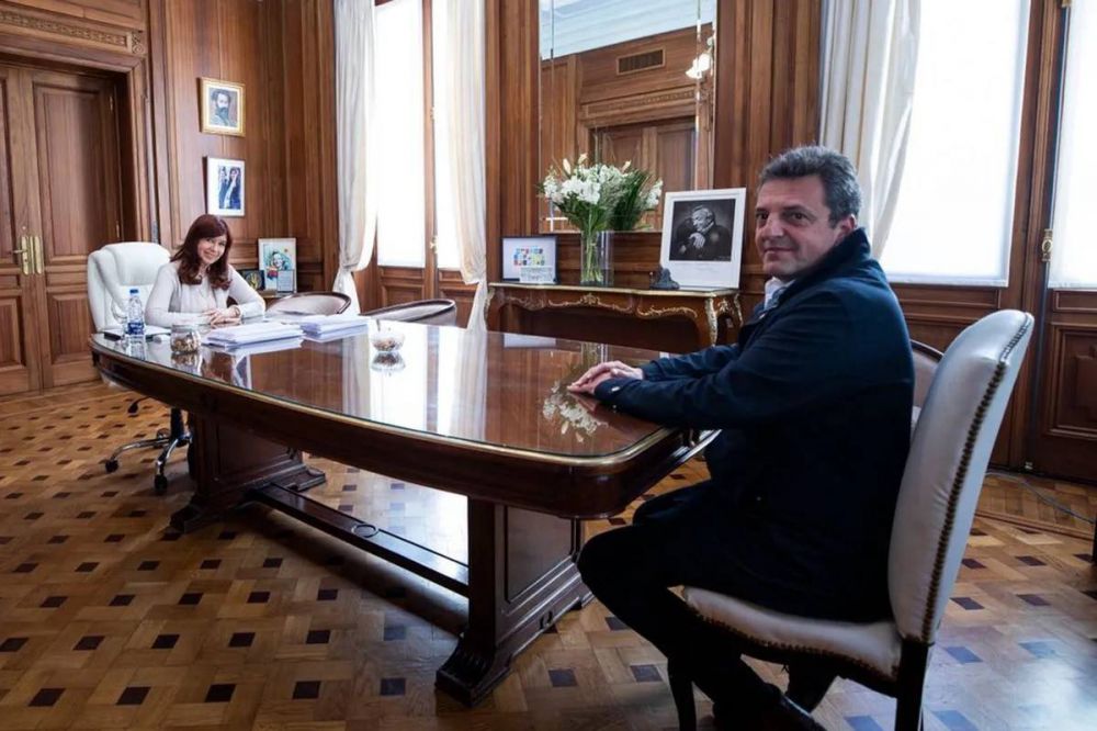 Cristina Kirchner le da forma a una agenda post atentado y hay un desfile político hacia el Senado