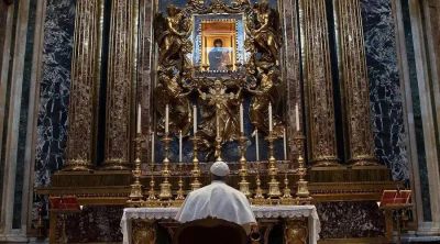 El Papa Francisco agradece a la Virgen su viaje a Kazajistán en Santa María la Mayor