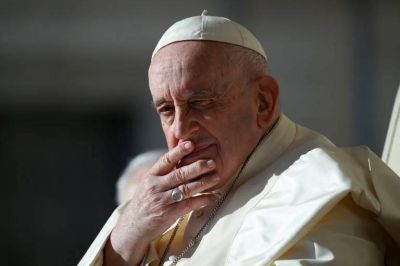 El papa Francisco dijo que medió personalmente para el masivo intercambio de prisioneros entre Rusia y Ucrania