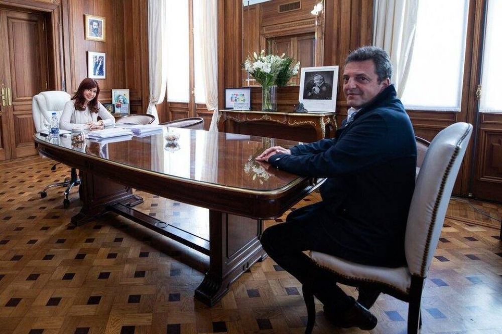 Una cr�tica y dos charlas de CFK y Sergio Massa