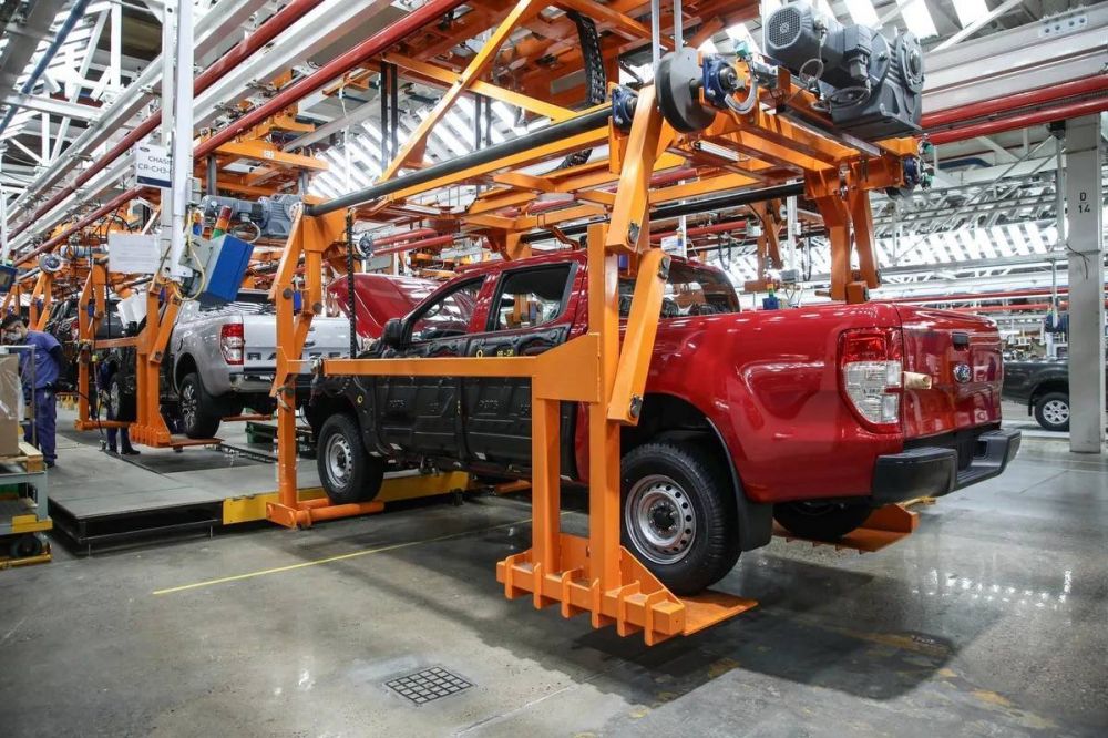 Toyota y Ford retoman la produccin tras el acuerdo por el conflicto de los neumticos