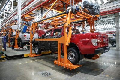 Toyota y Ford retoman la producción tras el acuerdo por el conflicto de los neumáticos