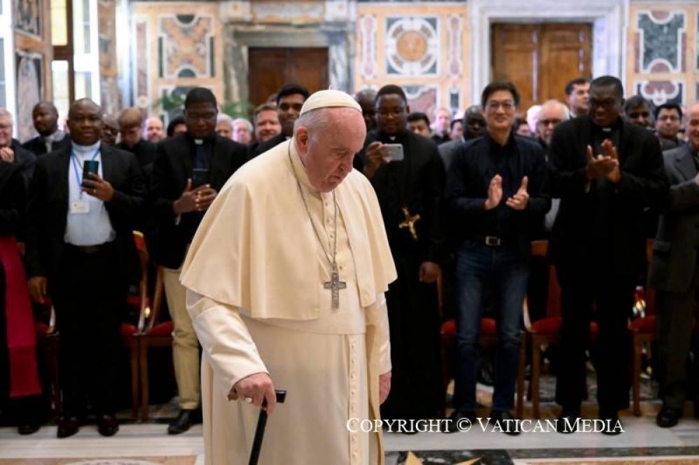 La comunin es el desafo del que depende el futuro del mundo: dice el Papa