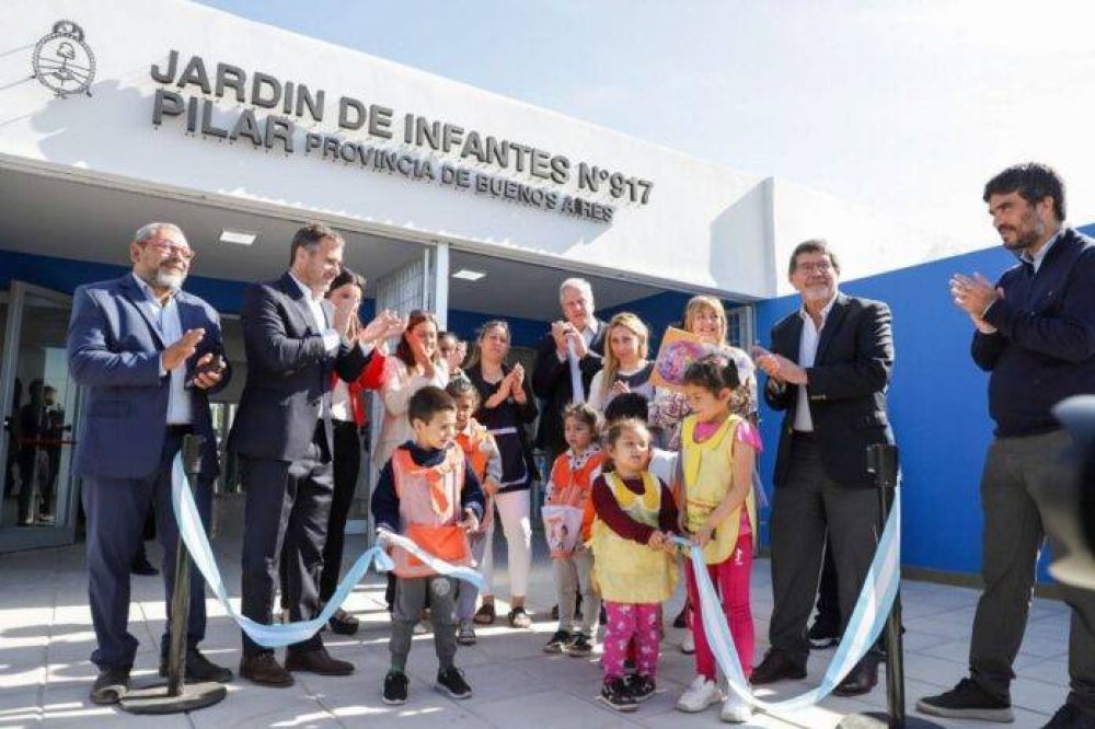 Achval, con Perczyk y Sileoni: Cumplimos el compromiso de inaugurar 11 nuevas escuelas